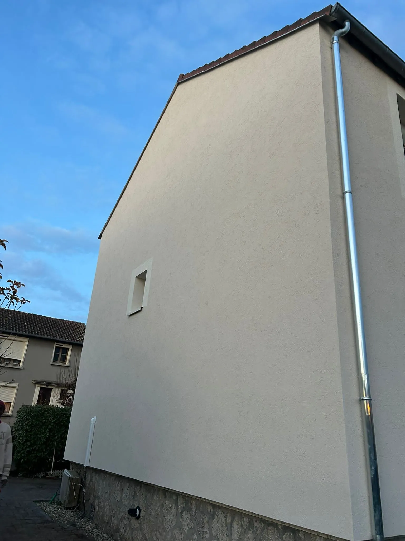 Pignon terminé, vue en contre-plongée