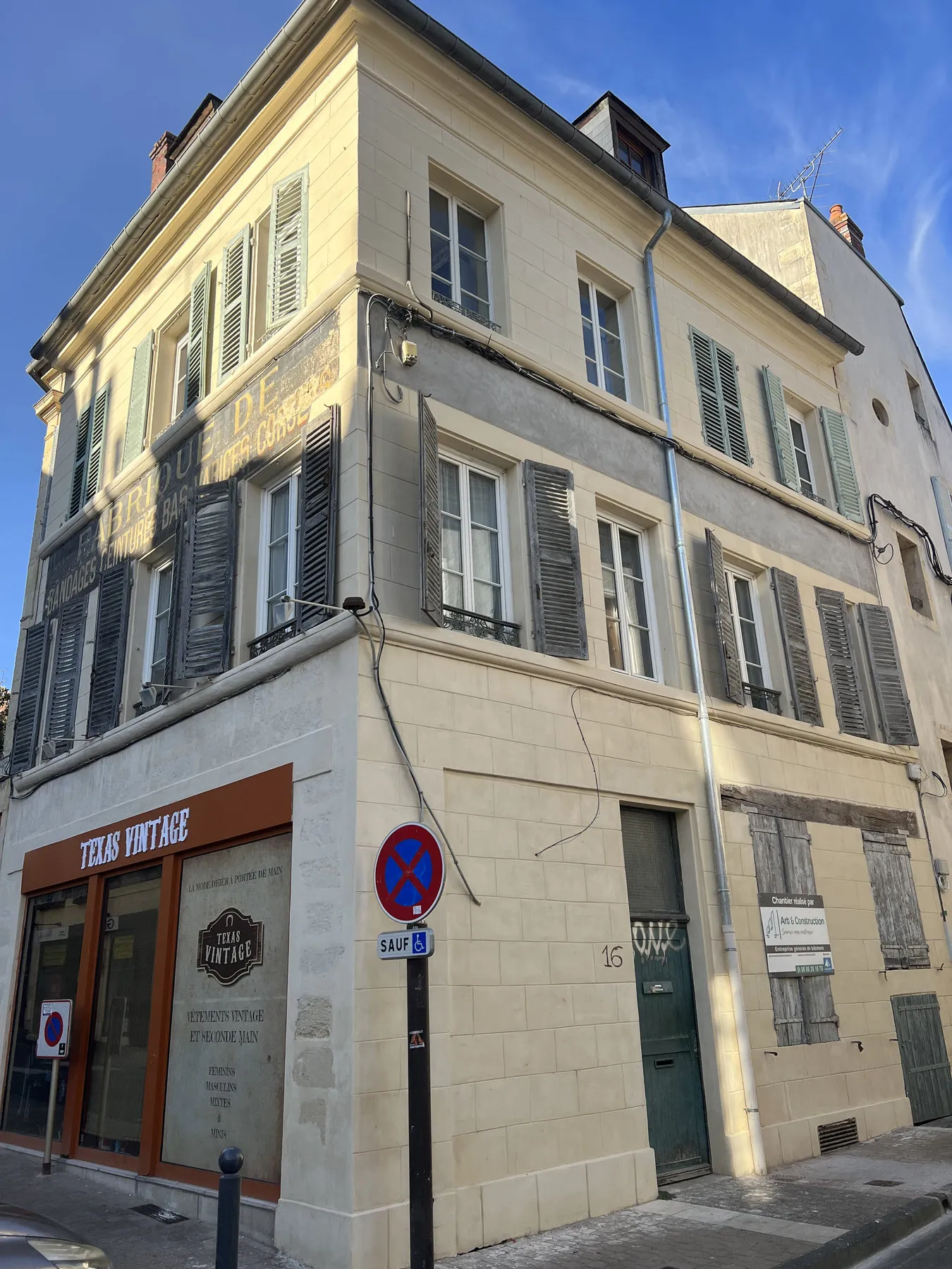 Après : immeuble ancien après ravalement