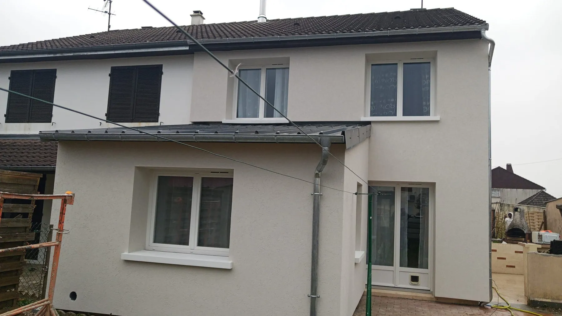 Maison mitoyenne à Varennes-Vauzelles après isolation par l’extérieur