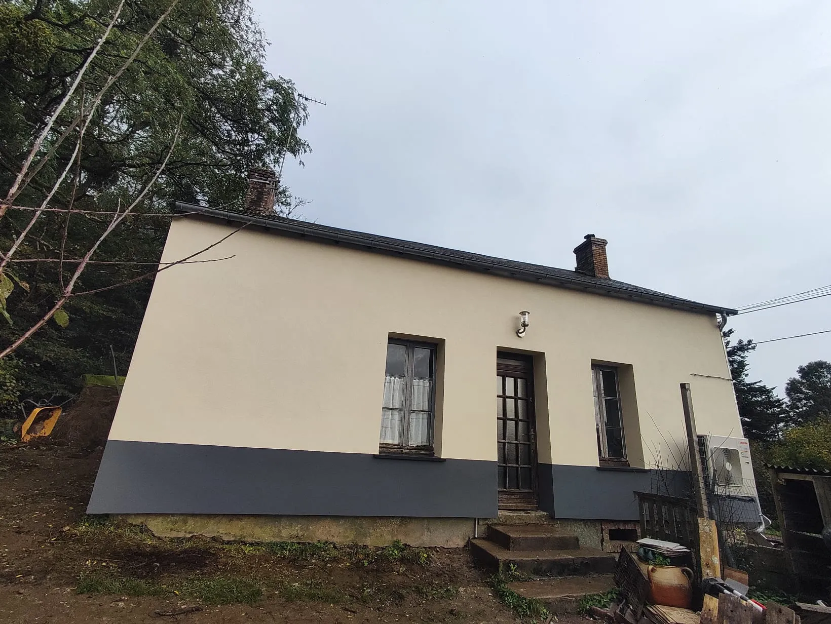 Après : maison de campagne isolée par l’extérieur dans la Nièvre